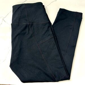 Black Zella Leggings Size  Small. Capri with Side Pockets.